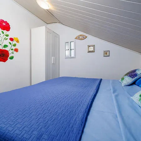 Dachgeschoss Nur 450 Meter Zum Sandstrand Mit Meerblick Und Klima Apartment *