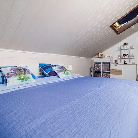 Dachgeschoss Nur 450 Meter Zum Sandstrand Mit Meerblick Und Klima *