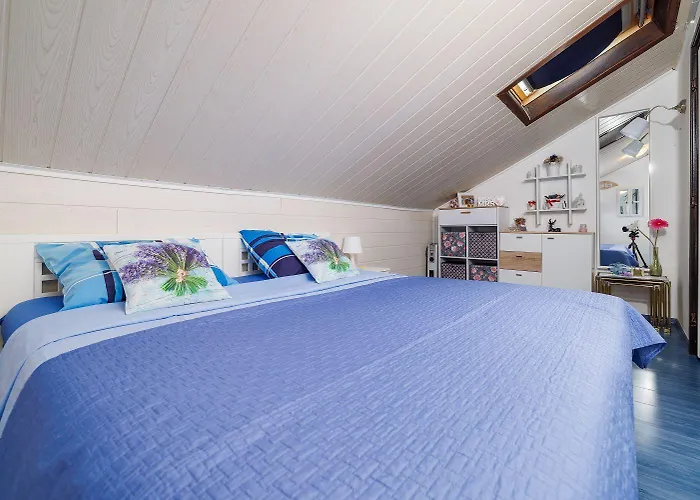 Dachgeschoss Nur 450 Meter Zum Sandstrand Mit Meerblick Und Klima *